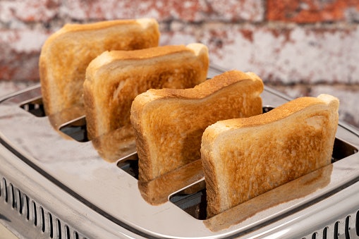 Pick a Four-Slice Toaster for Bigger Kitchens and Families