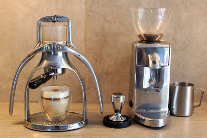 Check If the Coffee Maker is Electric, Manual or Stove top