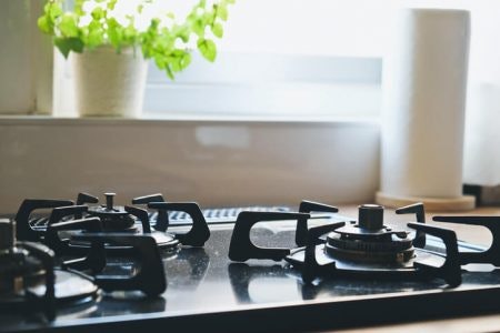 Check What Is Compatible With Your Stove: Induction or Gas
