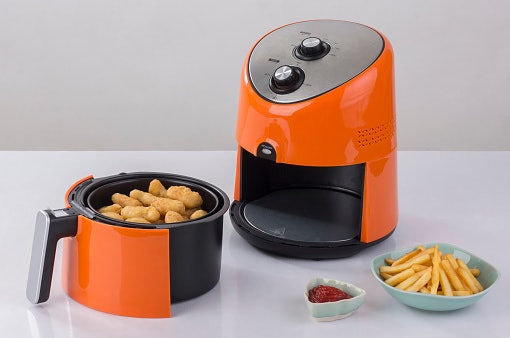 Pick Between Manually and Digitally Operated Air Fryer