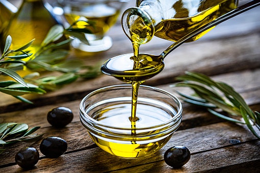 Oils Rich in Polyunsaturated and Monounsaturated Fats Are Good for Heart-Health