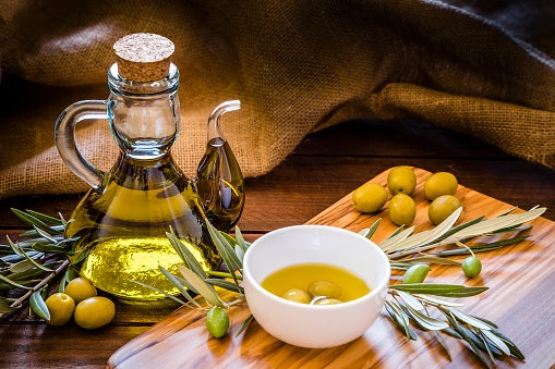 Olive Oil and Flaxseed Oil Are Good For Drizzling and Salad Dressing