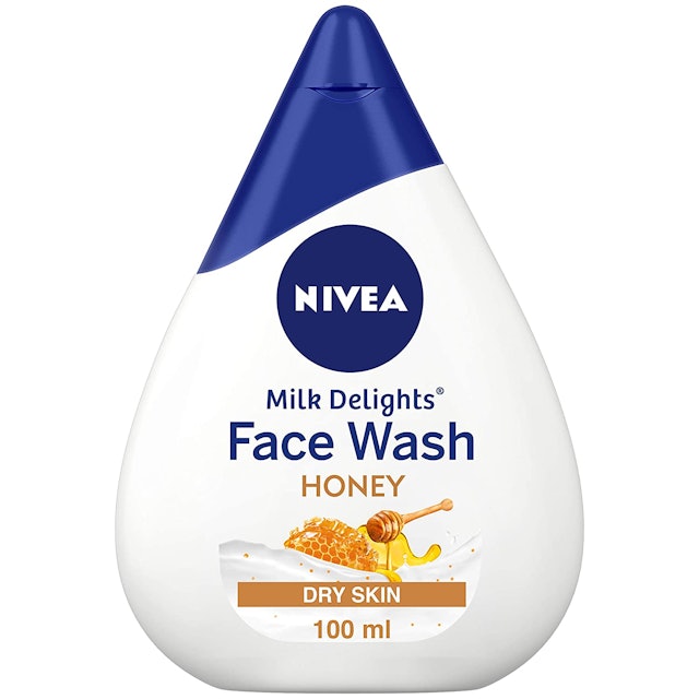 The Nivea Store Women Face Wash for Dry Skin 1