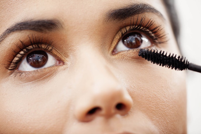 Curved Wands for Curled Lashes, Dense Bristles for Volume, and Skinny Wands for Definition