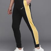 10 Best Track Pants for Men in India 2021(Nike, HRX, and Adidas)